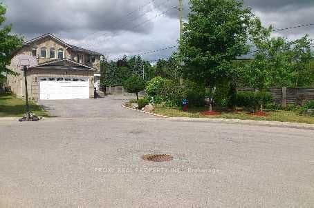 Photo of Verona Court Level in Richmond Hill · Devonsleigh