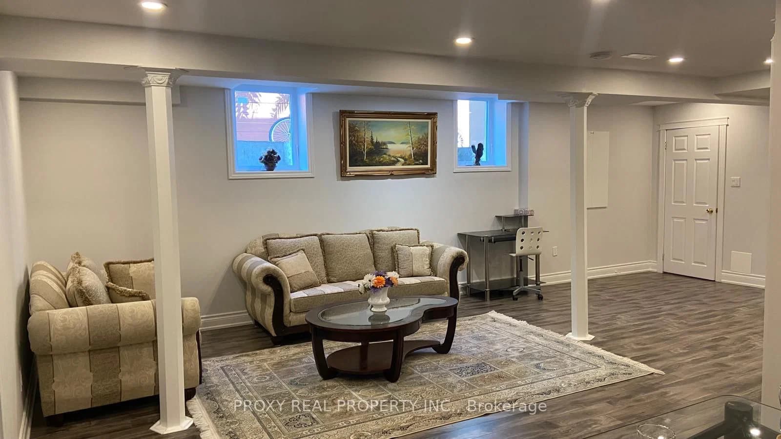 Verona Court Level in Richmond Hill · Devonsleigh — photo 3