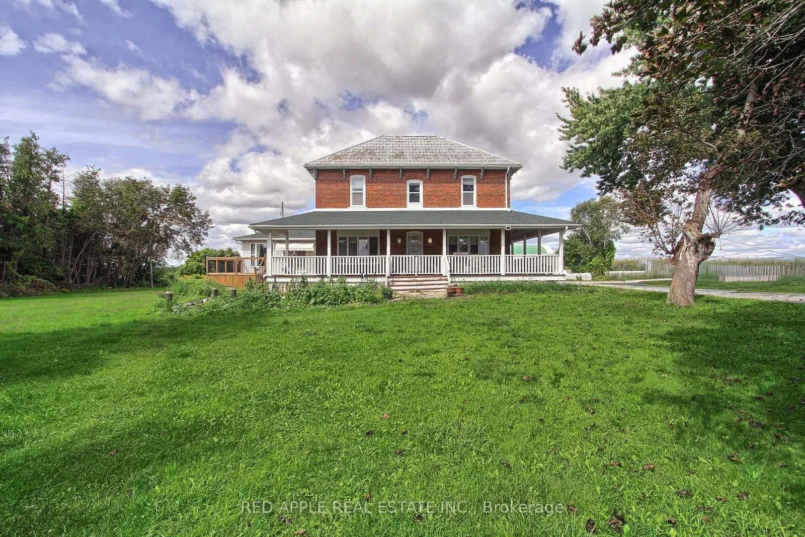 B1595 48 Highway in Brock · Rural Brock — photo 2