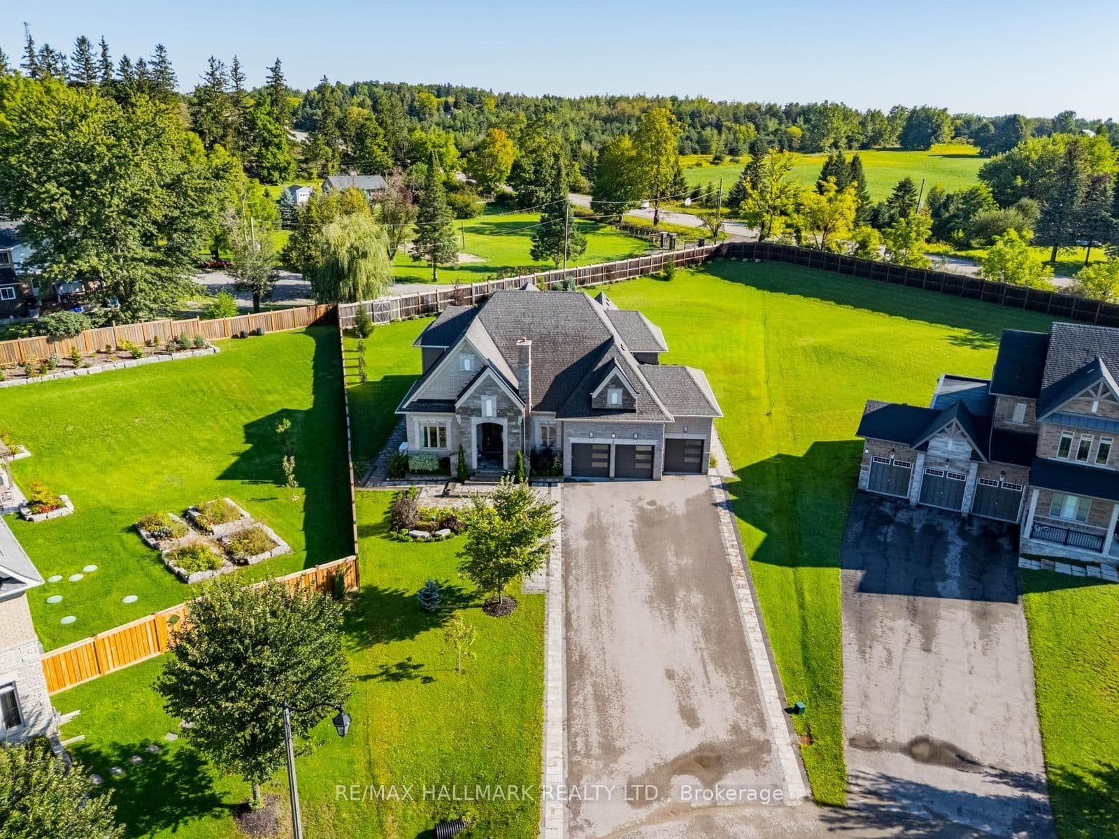 Kingstree Court in Whitchurch-Stouffville · Rural Whitchurch-Stouffville — photo 2