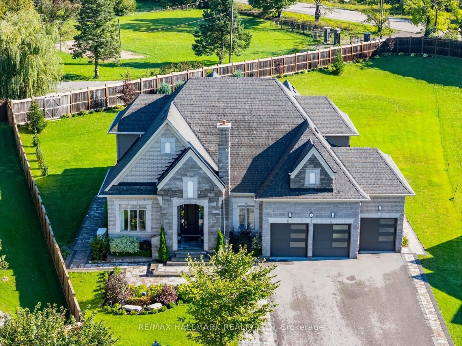 Kingstree Court in Whitchurch-Stouffville · Rural Whitchurch-Stouffville — photo 3