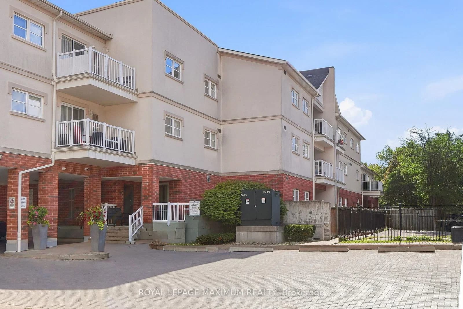 Photo of Keele Street in Vaughan · Maple