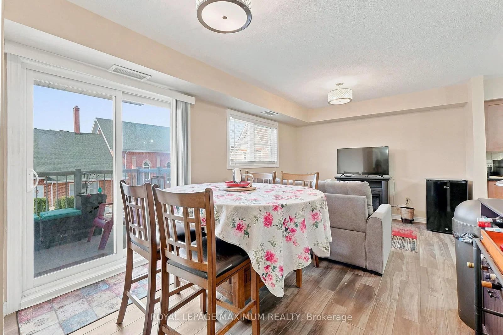 Keele Street in Vaughan · Maple — photo 3