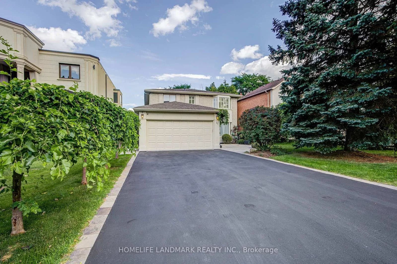 Photo of Maimonides Court in Vaughan · Crestwood-Springfarm-Yorkhill