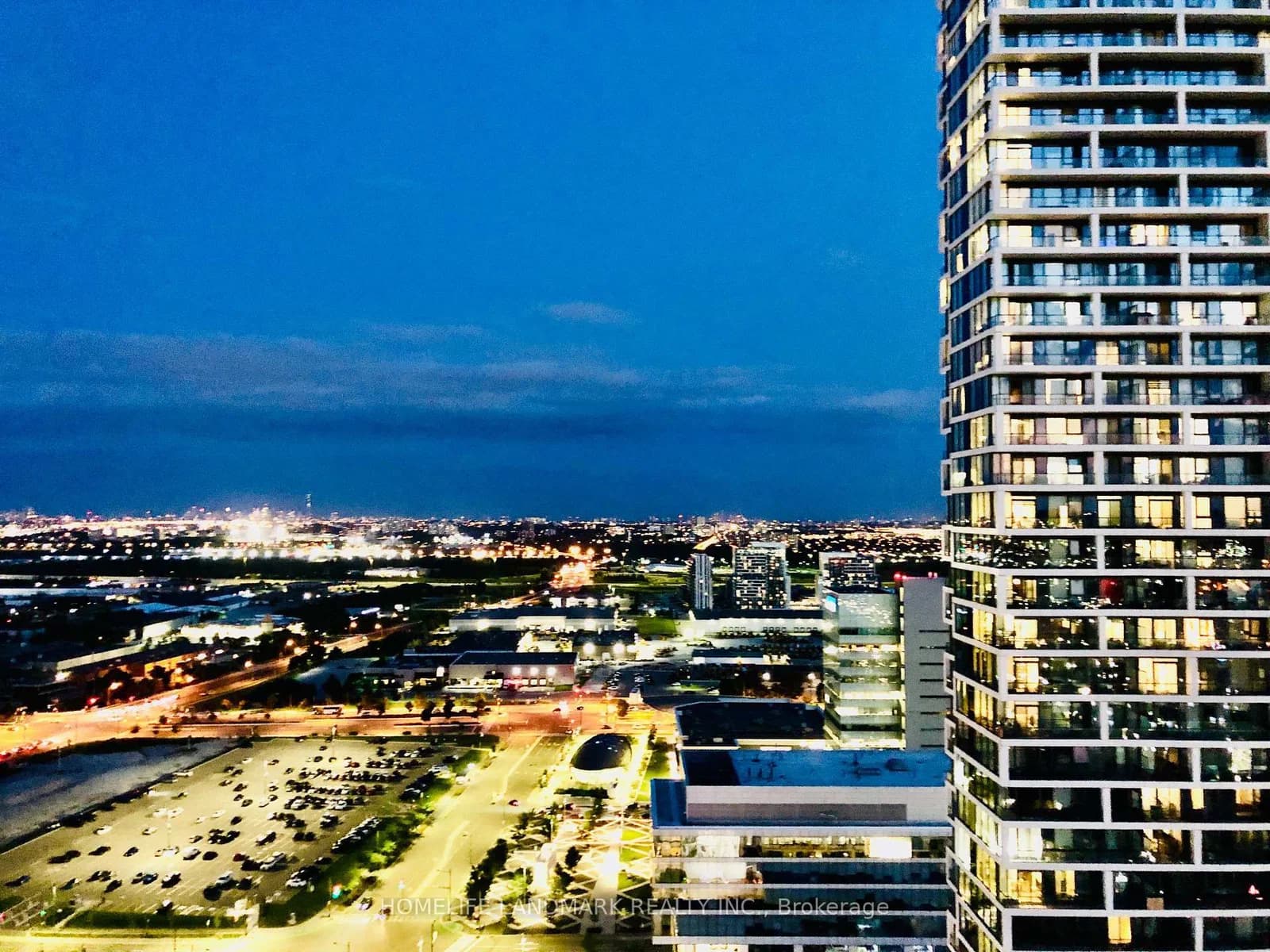 Photo of Portage Parkway in Vaughan · Vaughan Corporate Centre