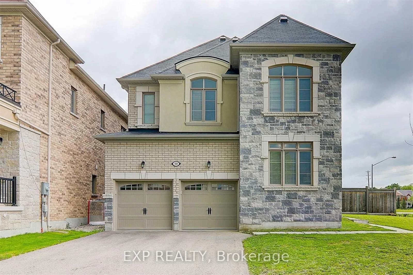 Mcgregor Farm Terrace in Newmarket · Glenway Estates — photo 2