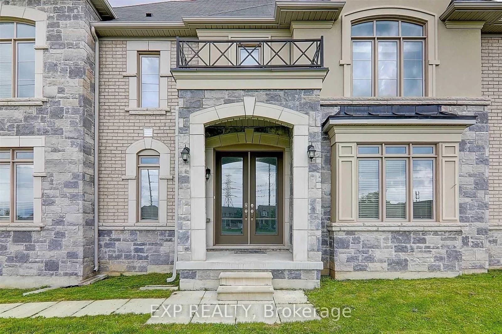 Mcgregor Farm Terrace in Newmarket · Glenway Estates — photo 3