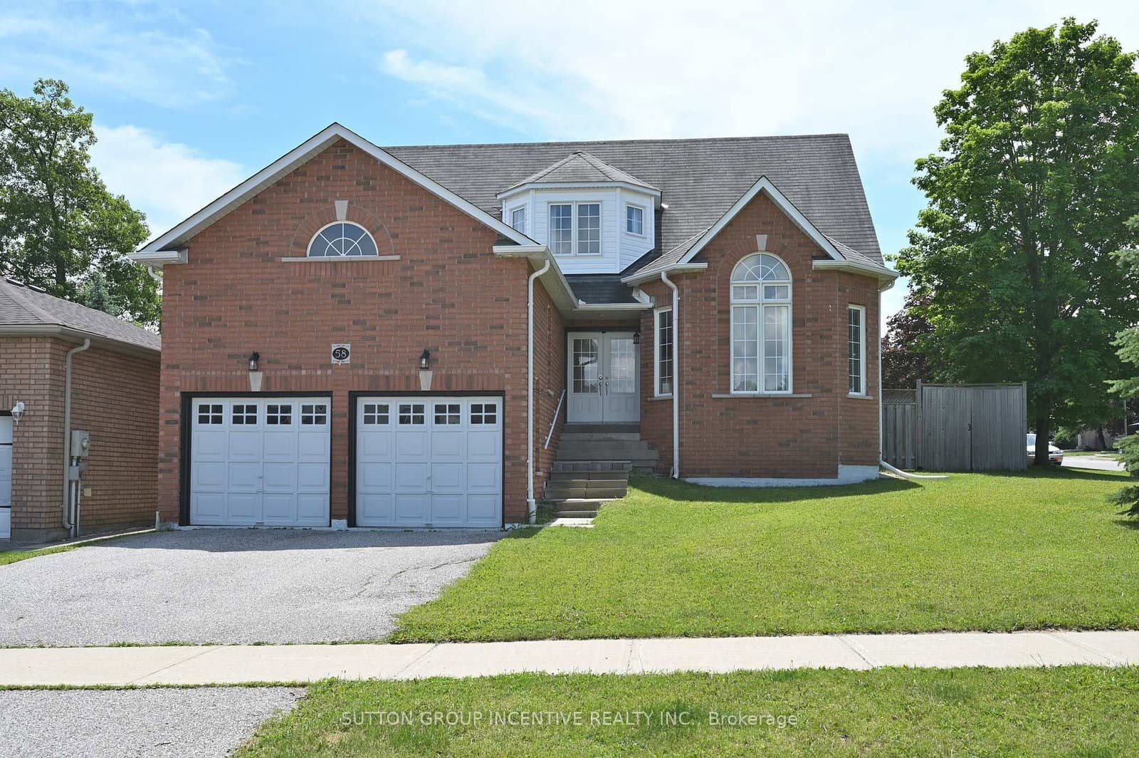 Photo of Bloxham Place in Barrie · Bayshore