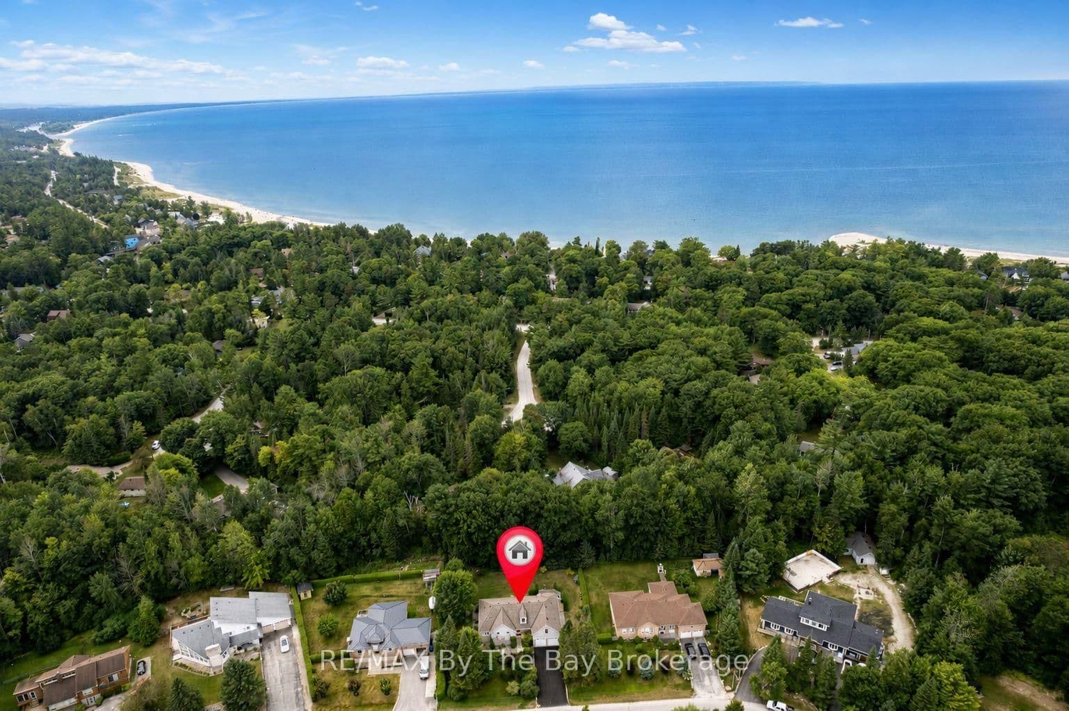 Bridlewood Crescent in Wasaga Beach · Wasaga Beach — photo 3