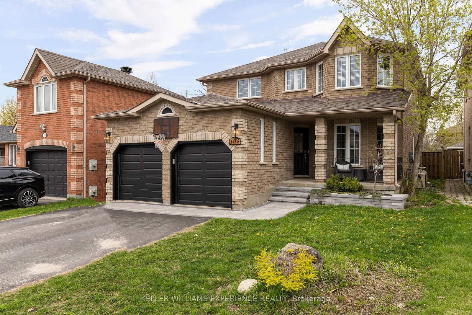 Country Lane in Barrie · Painswick South — photo 2