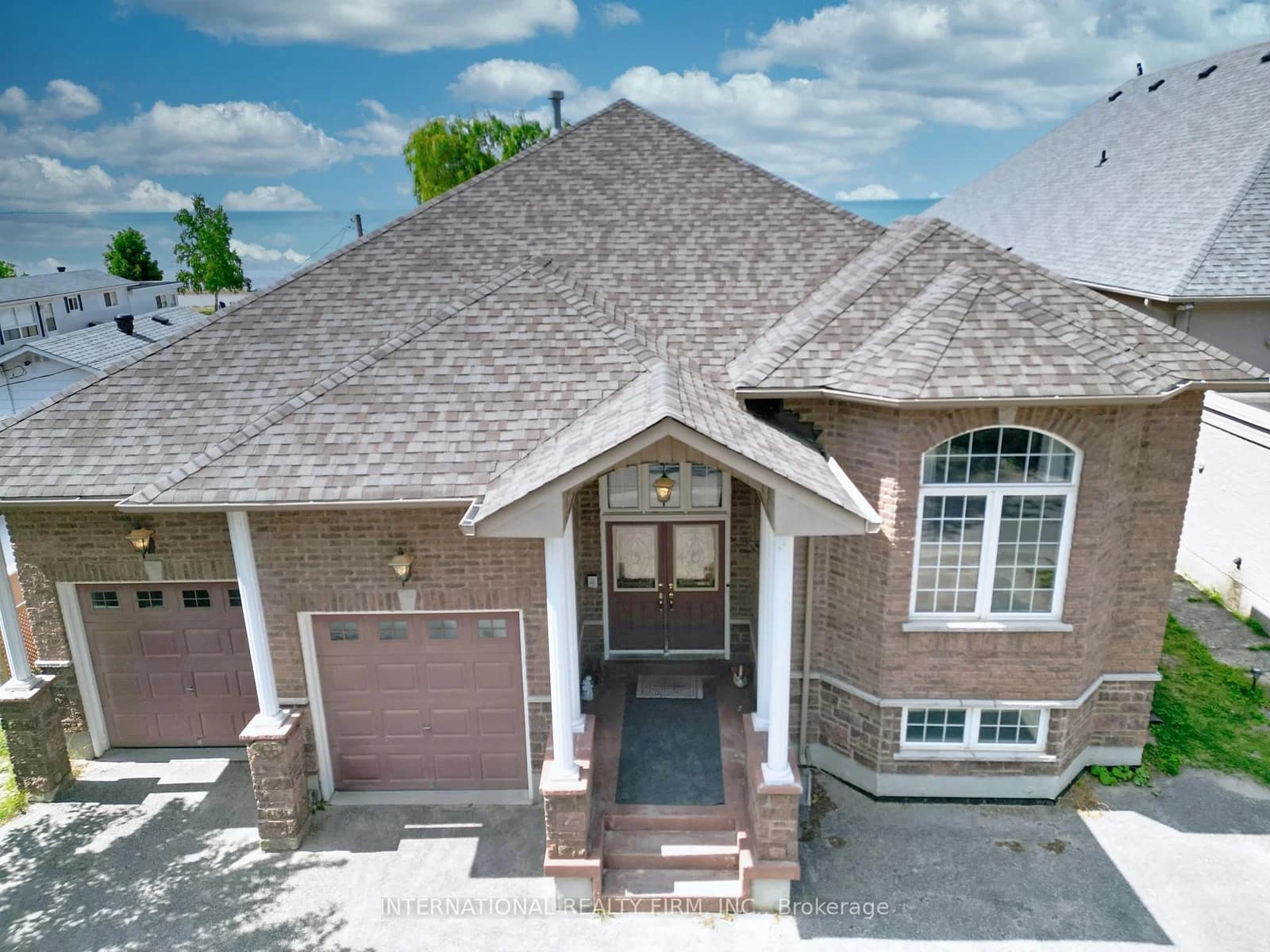 Shore Lane in Wasaga Beach · Wasaga Beach — photo 2