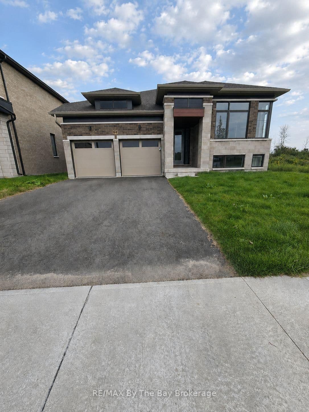 Photo of Rosanne Circle in Wasaga Beach · Wasaga Beach
