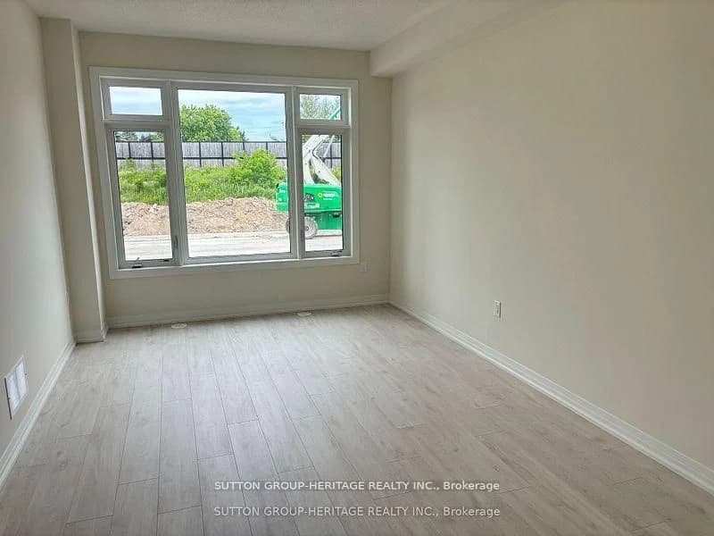 Cherry Hill Lane in Barrie · Painswick South — photo 2