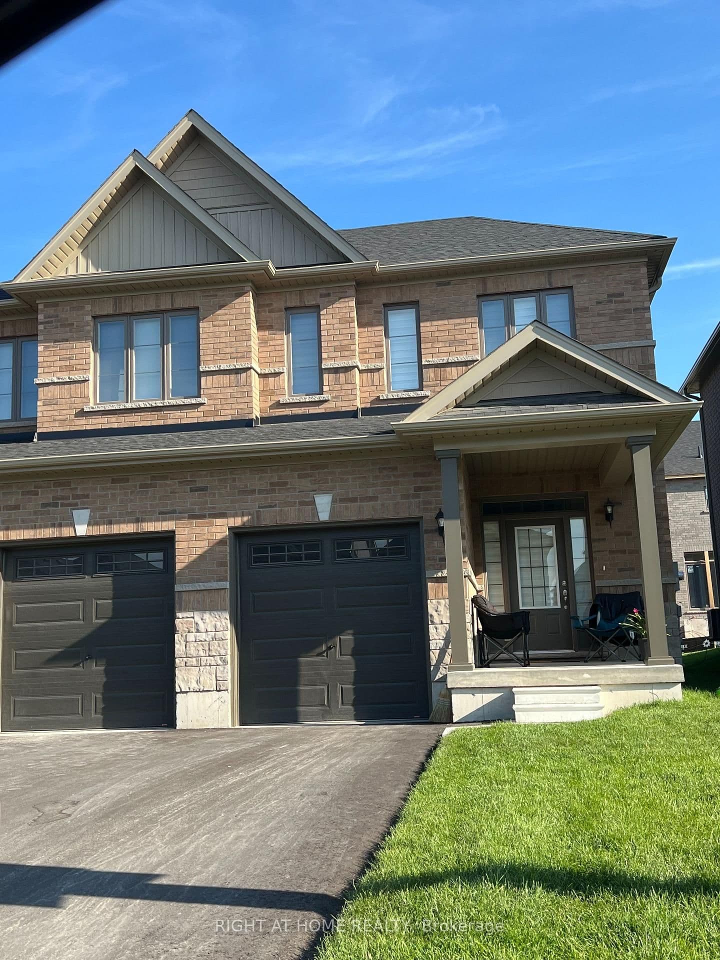 Photo of copperhill Heights in Barrie · Painswick South