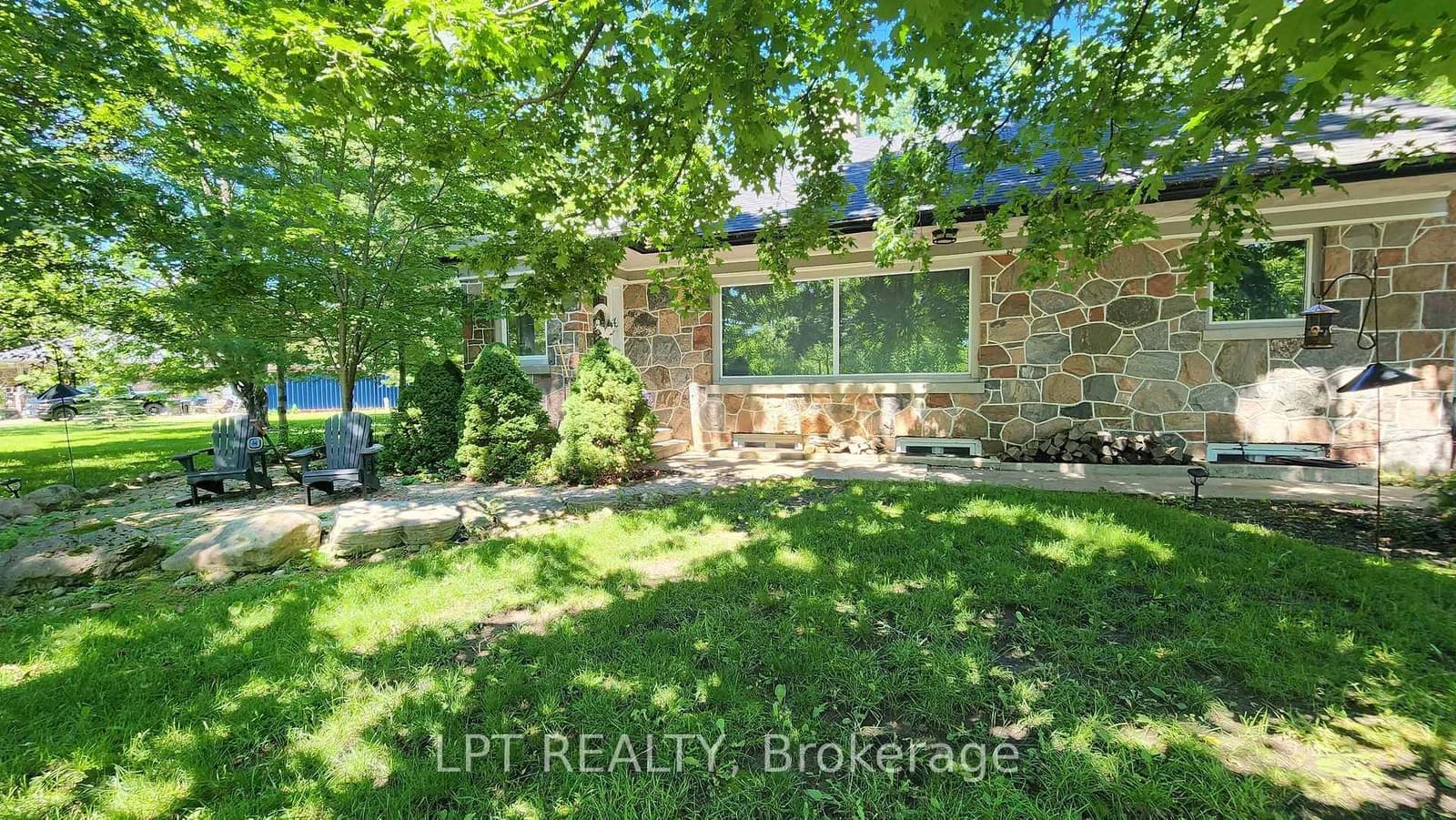 Ridge Road in Oro-Medonte · Hawkestone — photo 2