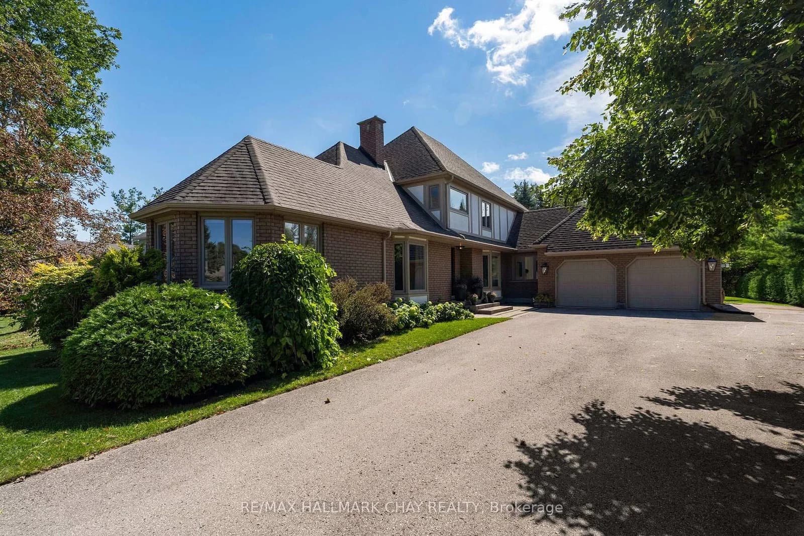 Howard Drive in Oro-Medonte · Rural Oro-Medonte — photo 3