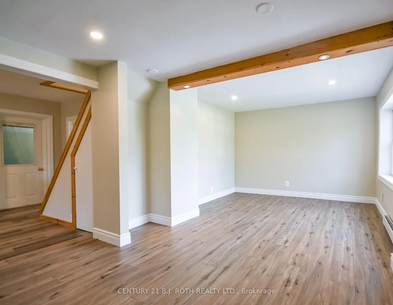 Westmount Drive in Orillia · Orillia — photo 2