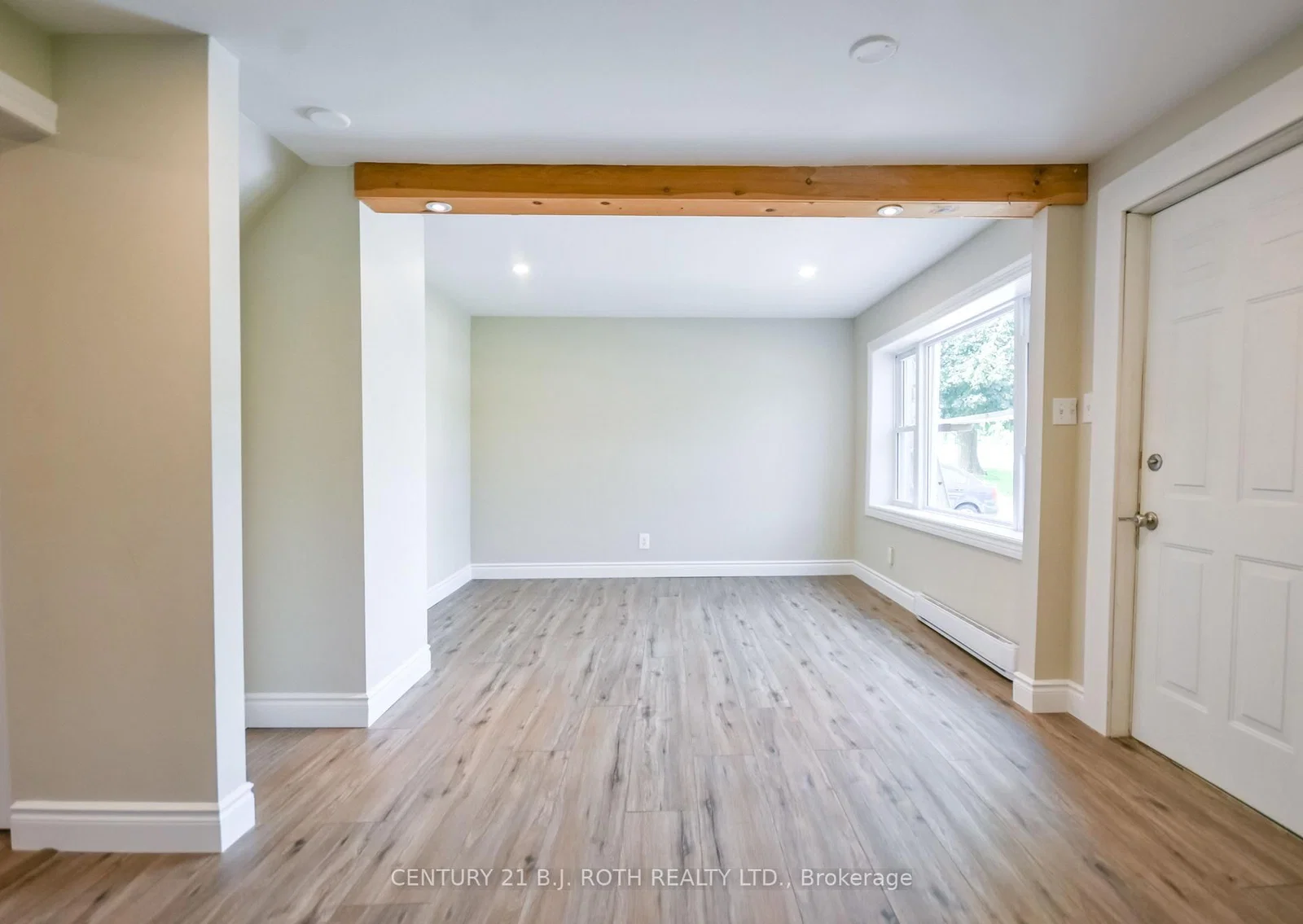 Westmount Drive in Orillia · Orillia — photo 3