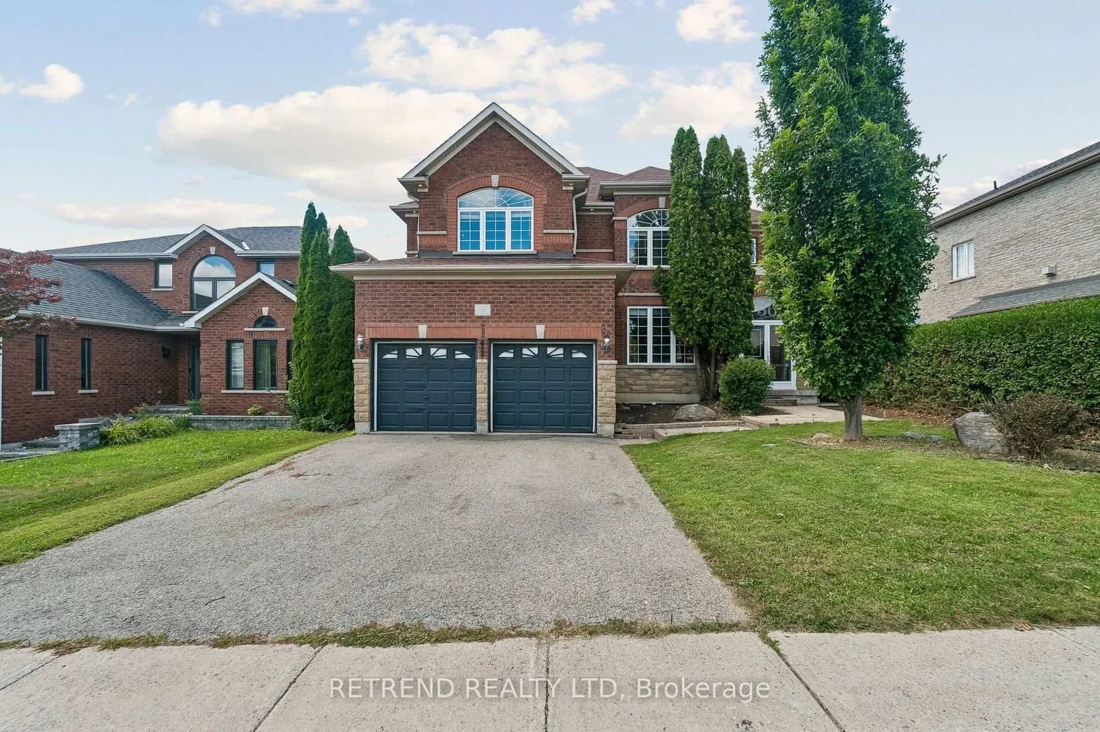 Photo of Sandringham Drive in Barrie · Innis-Shore