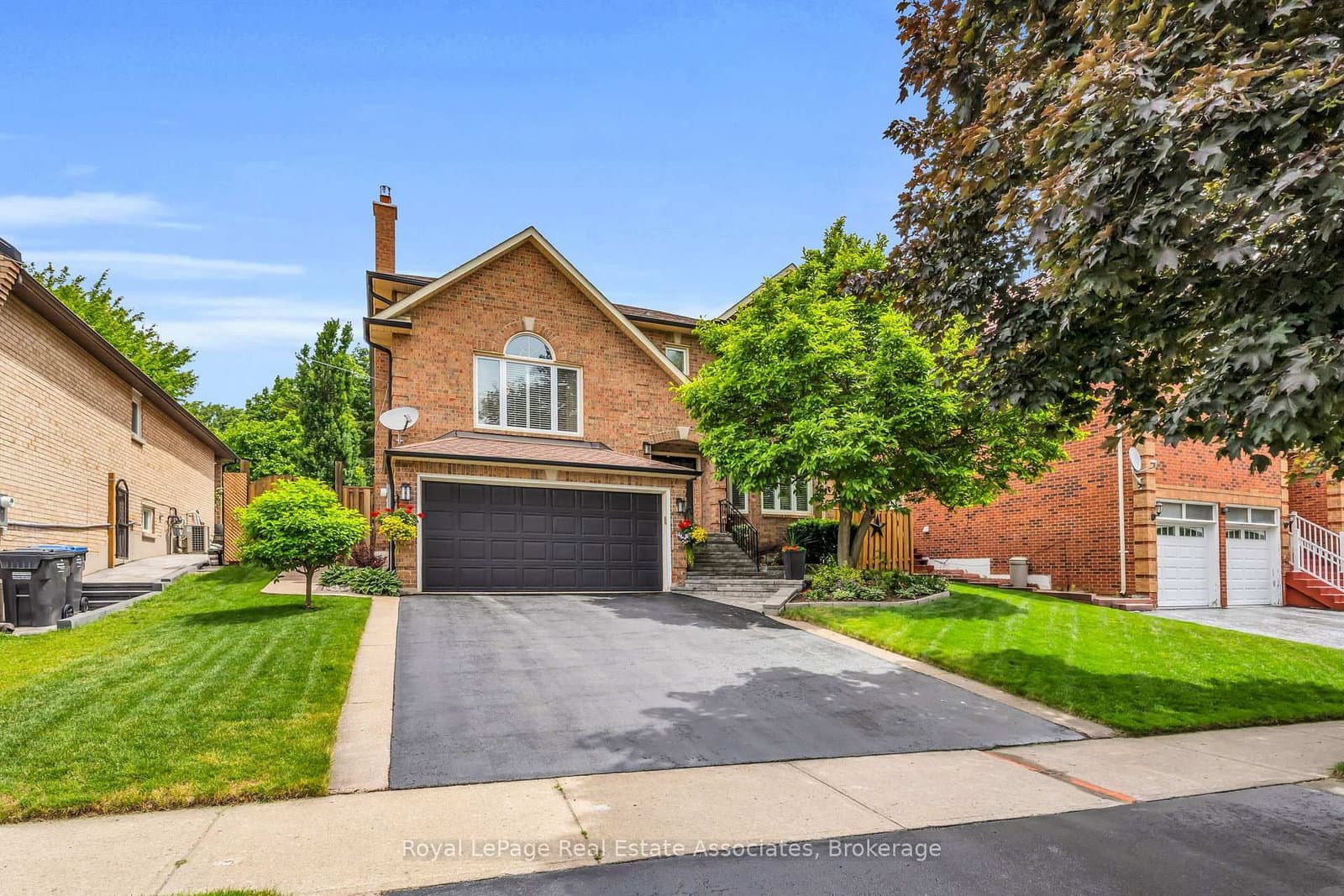 Photo of Hacienda Court in Brampton · Snelgrove