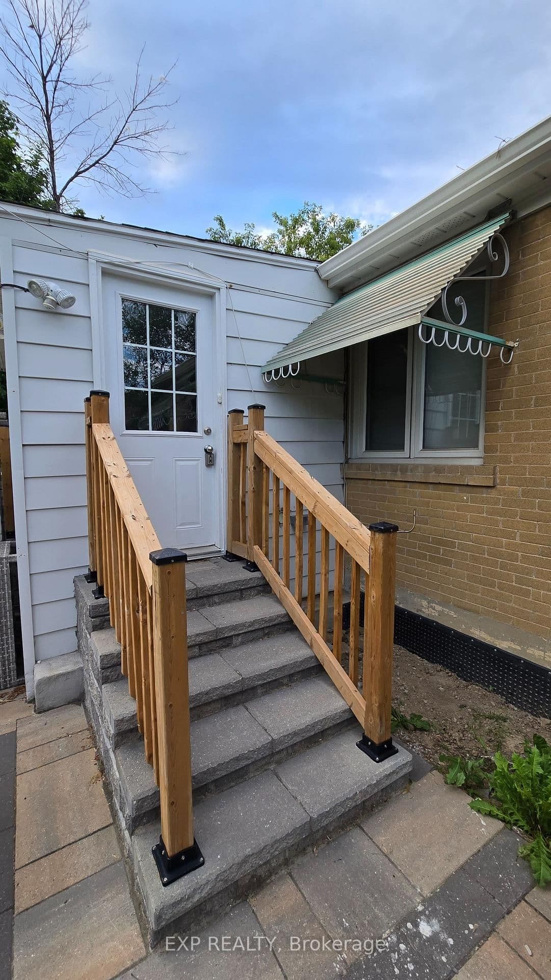 Joan Drive in Mississauga · Fairview — photo 2