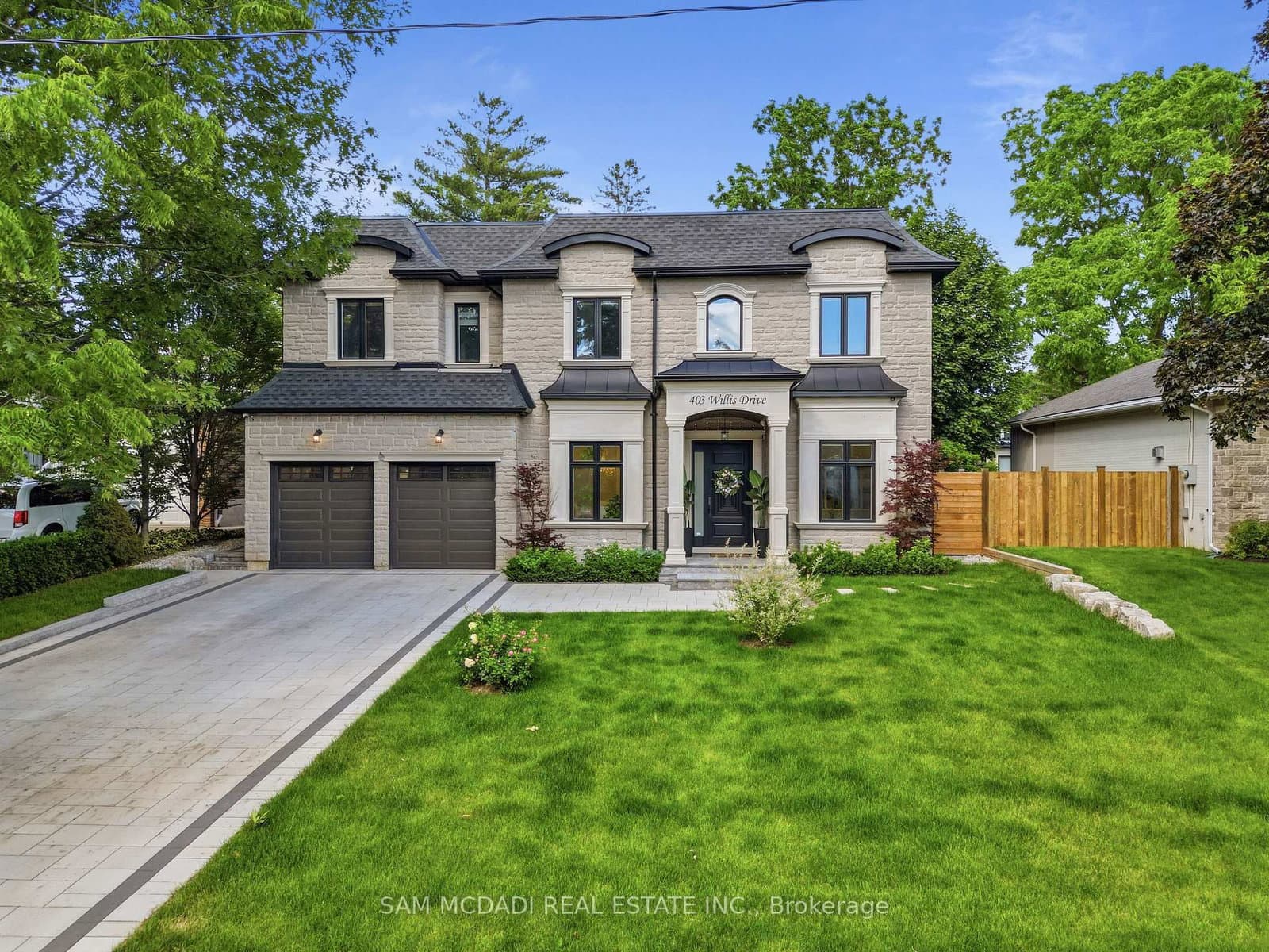 Willis Drive in Oakville · West — photo 2