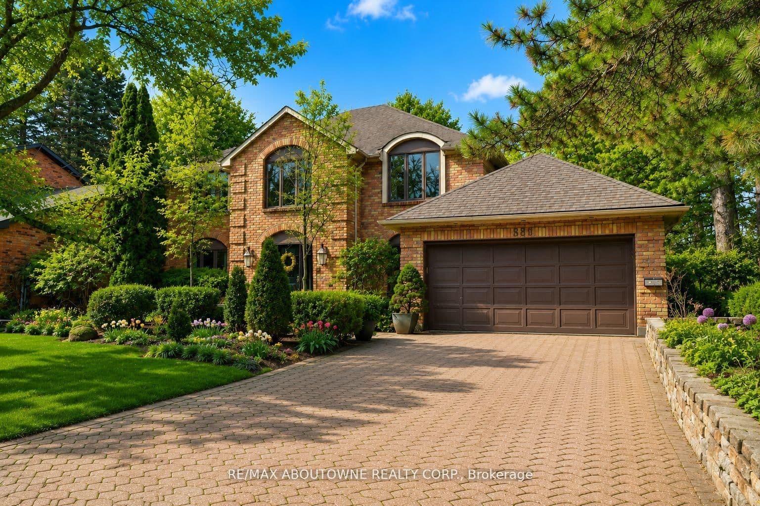 Photo of Shoreacres Road in Burlington · Shoreacres