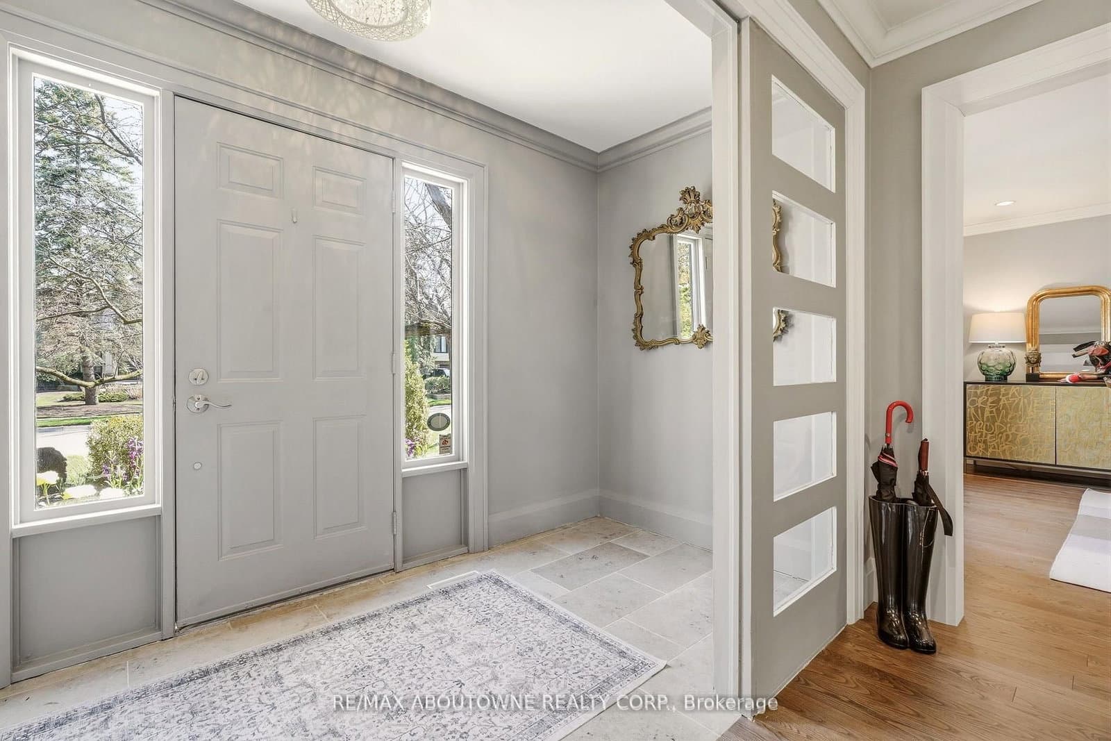 Shoreacres Road in Burlington · Shoreacres — photo 3