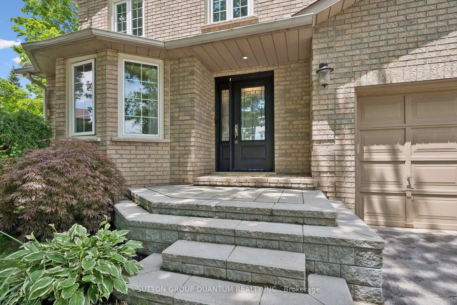 Shannon Crescent in Oakville · Bronte — photo 2