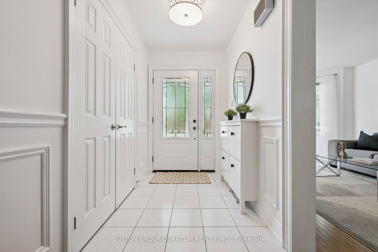 Shannon Crescent in Oakville · Bronte — photo 3