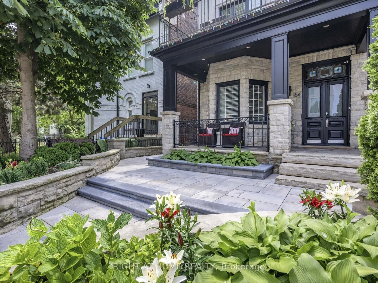 Brock Avenue in Toronto · Roncesvalles — photo 2