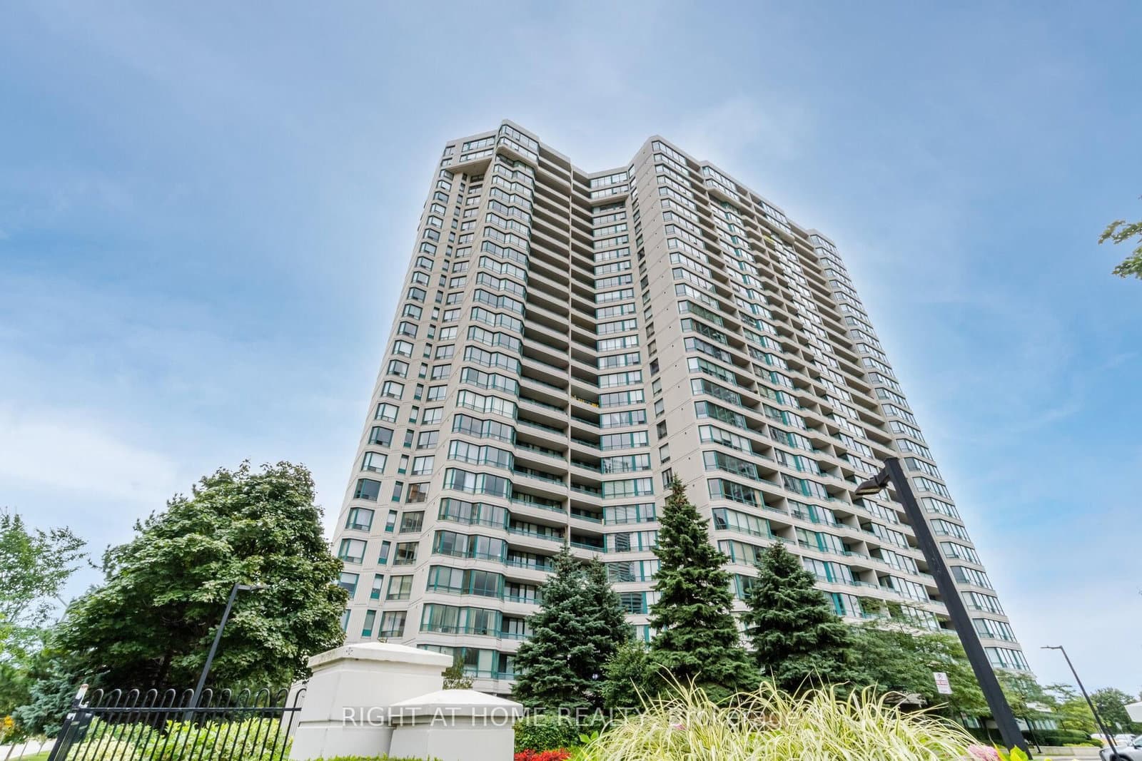 Webb Drive in Mississauga · City Centre — photo 2