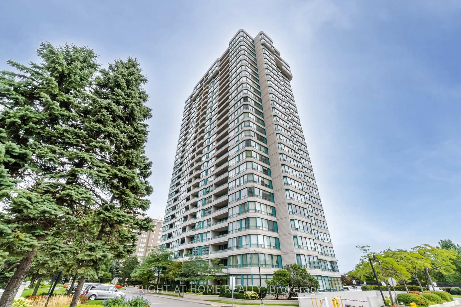Webb Drive in Mississauga · City Centre — photo 3