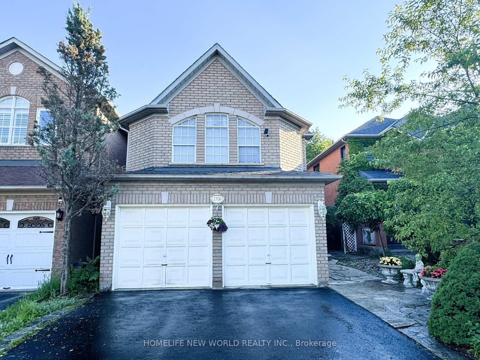 Photo of Yorktown Circle in Mississauga · Central Erin Mills