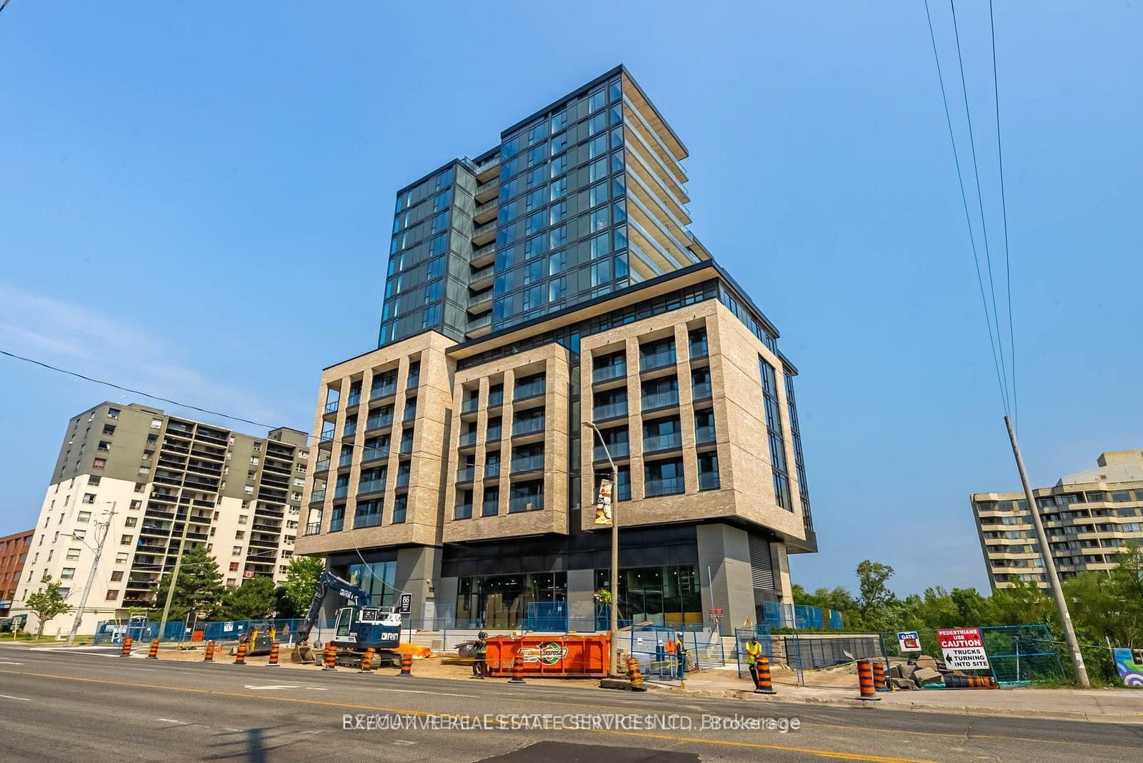 Photo of Dundas Street in Mississauga · Cooksville