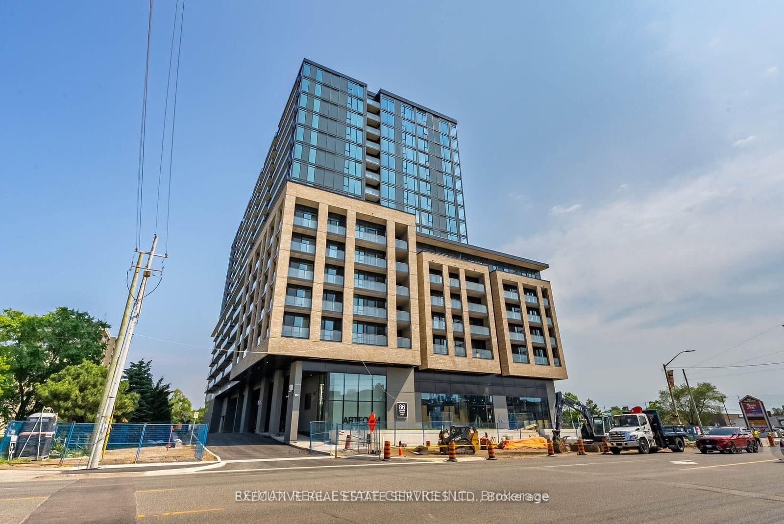 Dundas Street in Mississauga · Cooksville — photo 2