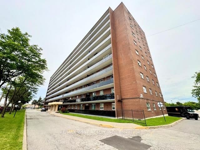 Photo of Derry Road in Mississauga · Malton