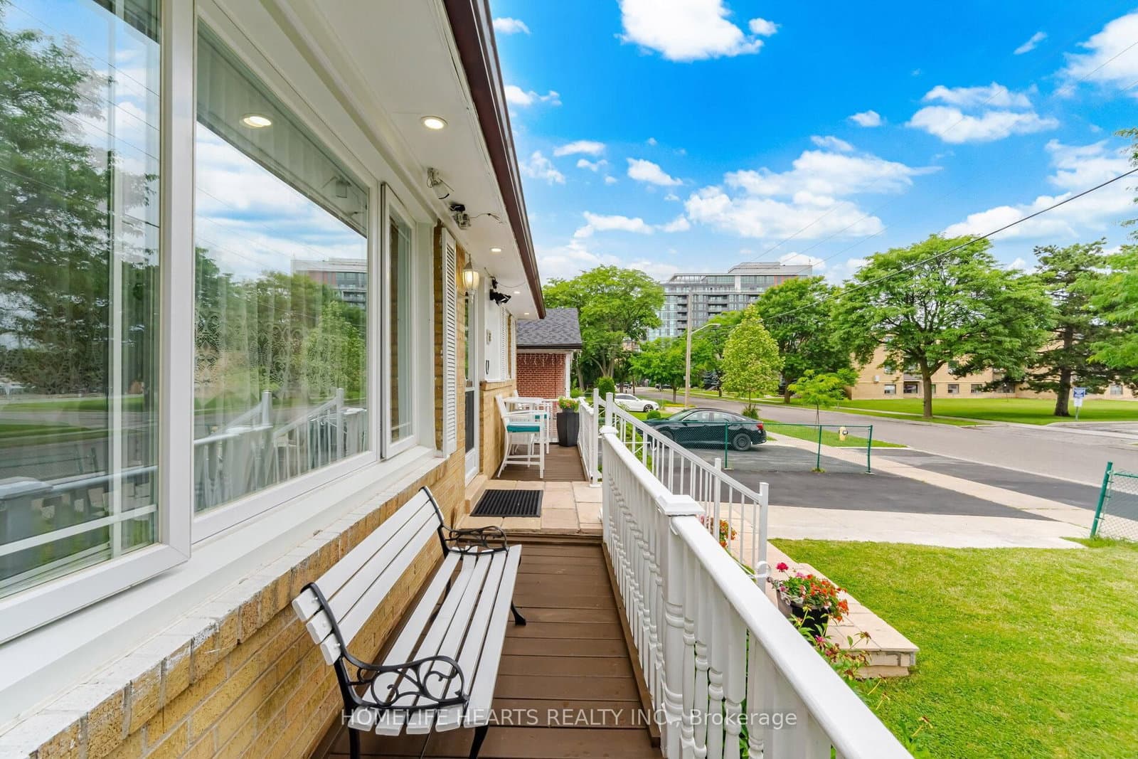 Jansusie Road in Toronto · West Humber-Clairville — photo 2