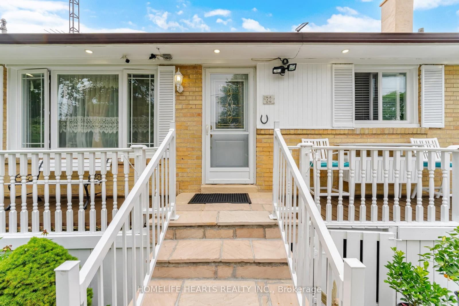 Jansusie Road in Toronto · West Humber-Clairville — photo 3