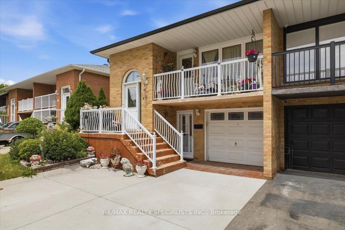 Chalfield Lane in Mississauga · Rathwood — photo 2