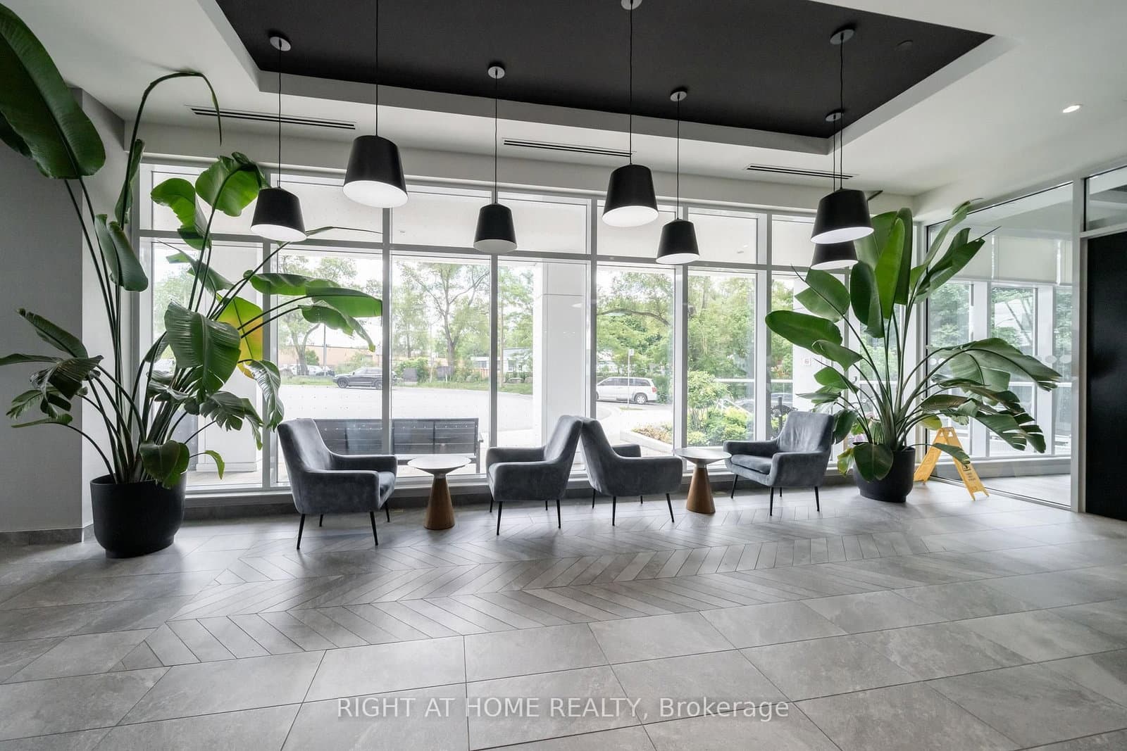 Wilby Crescent in Toronto · Weston — photo 3