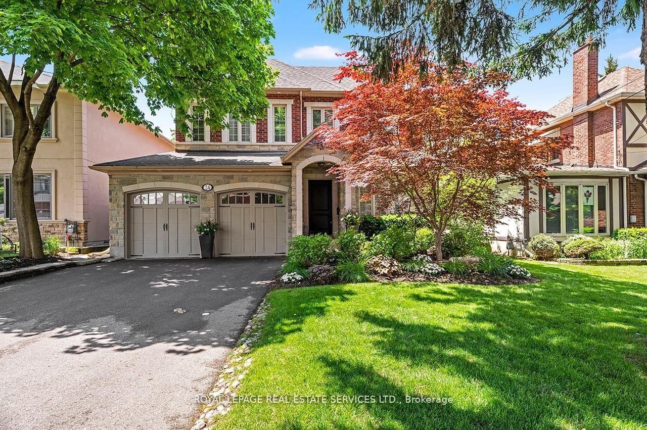 Jopling Avenue in Toronto · Islington-City Centre West — photo 2