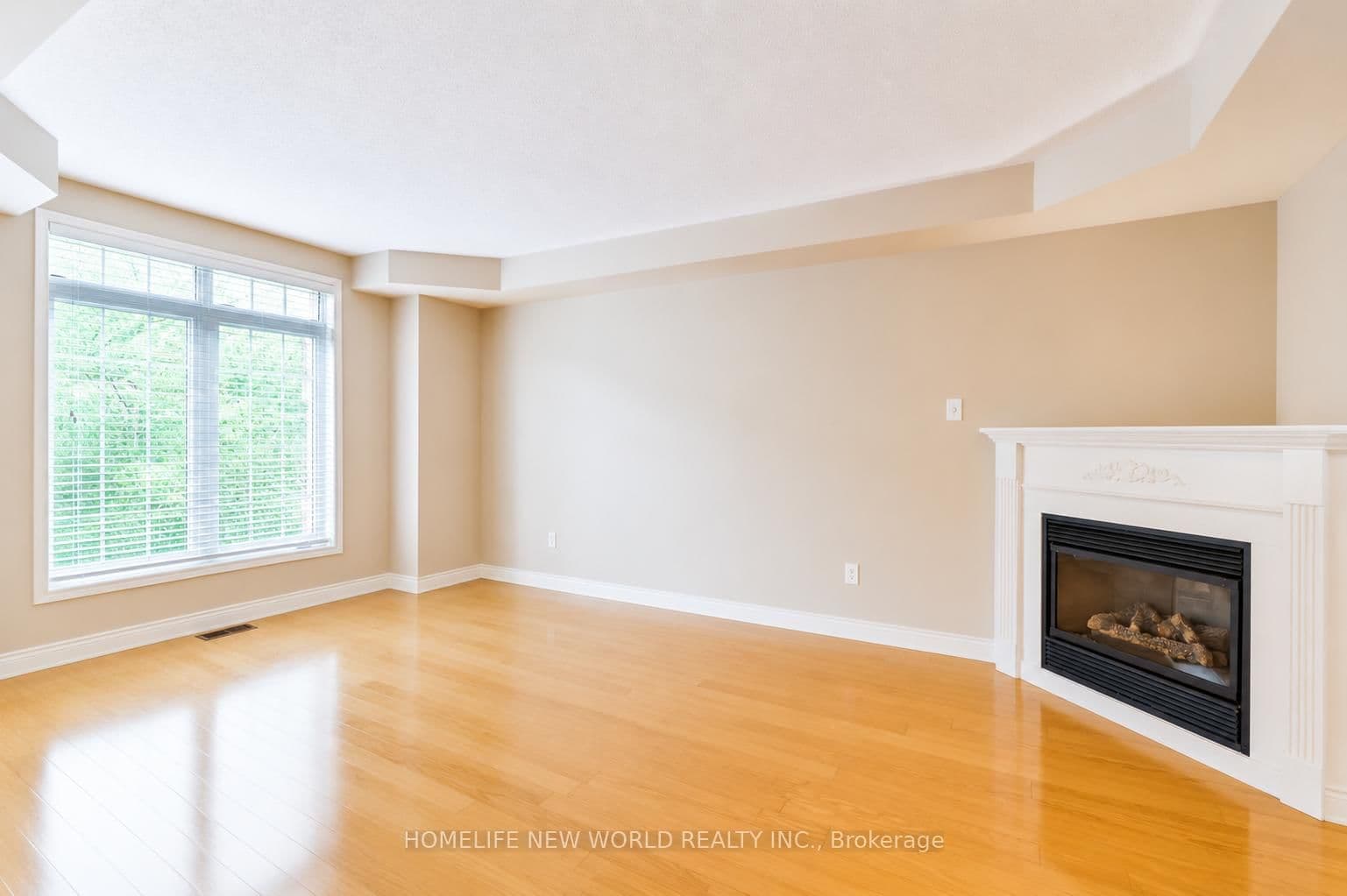 Littlewood Drive in Oakville · River Oaks — photo 3