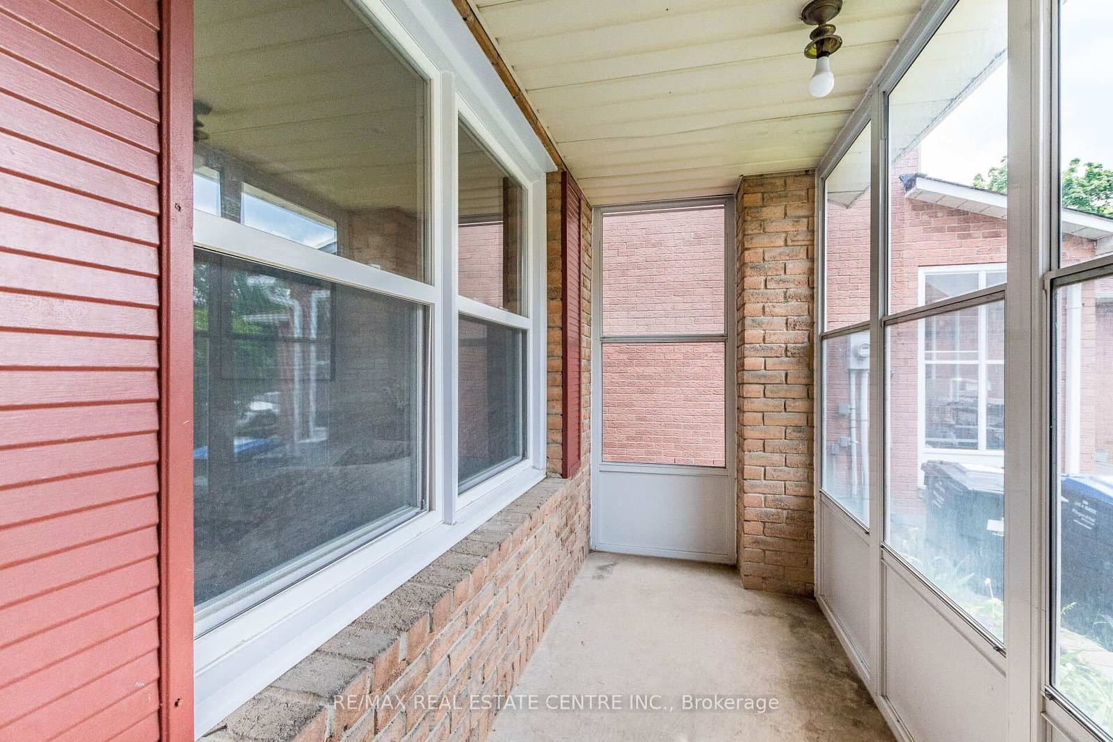 Shagbark Crescent in Mississauga · Creditview — photo 2