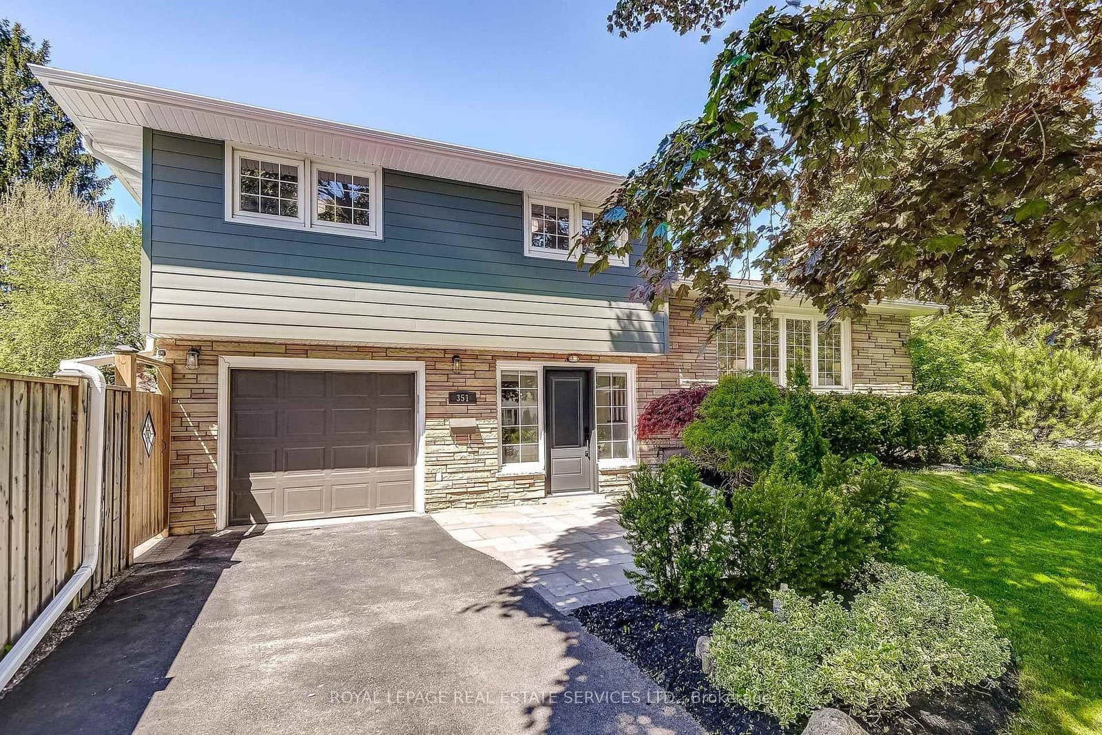 Photo of Strathcona Drive in Burlington · Roseland