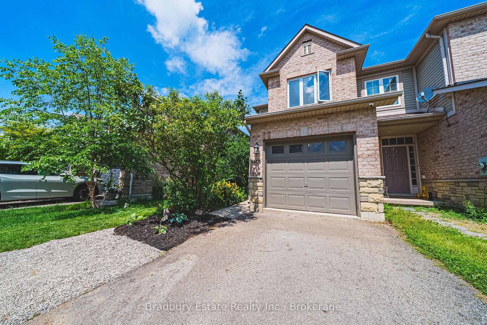Treeland Street in Burlington · Freeman — photo 2