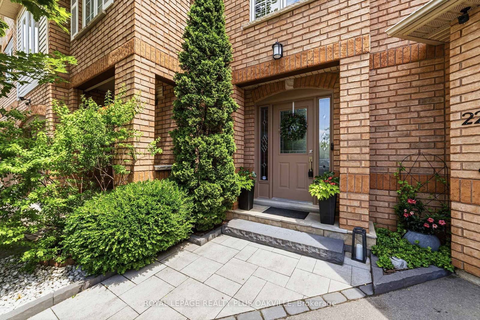 Heritage Way in Oakville · Glen Abbey — photo 2