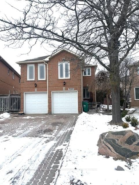 Photo of Flatford Road in Mississauga · East Credit