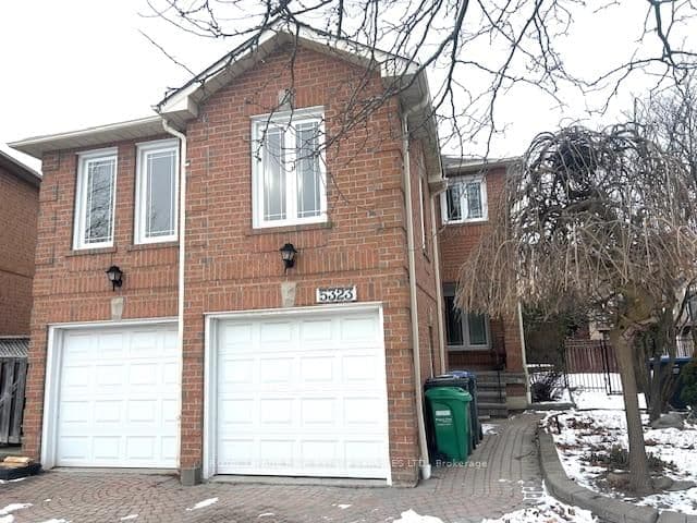 Flatford Road in Mississauga · East Credit — photo 2