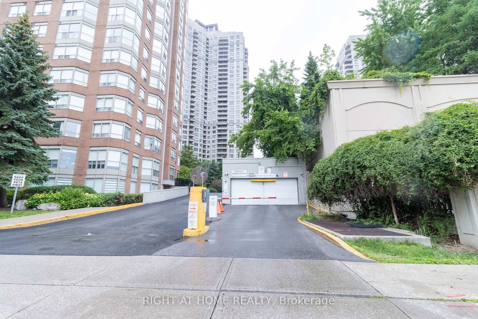 Webb Drive in Mississauga · City Centre — photo 2